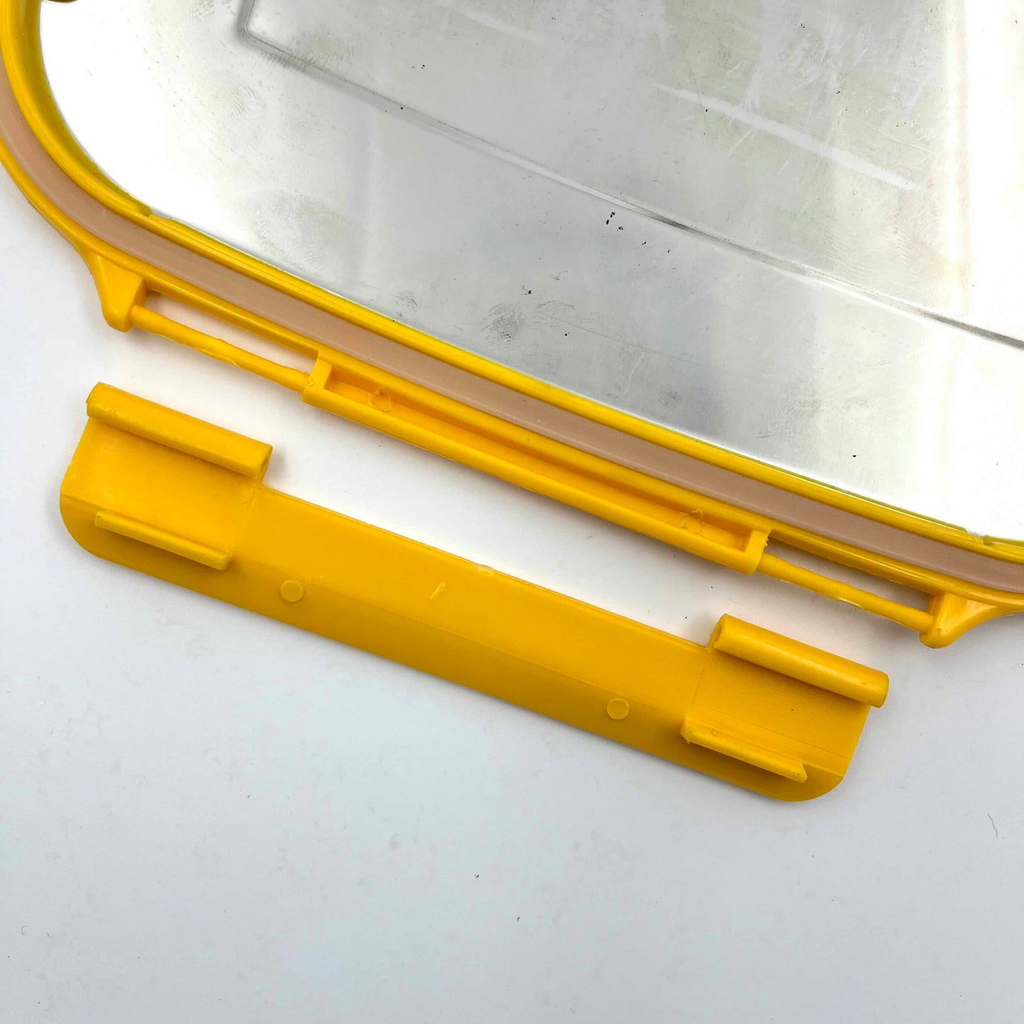 Clips / Locks
